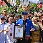 1.500 Penari Pecahkan Rekor MURI, Tari Tuping 12 Wajah Guncang Lamsel Fest 2025