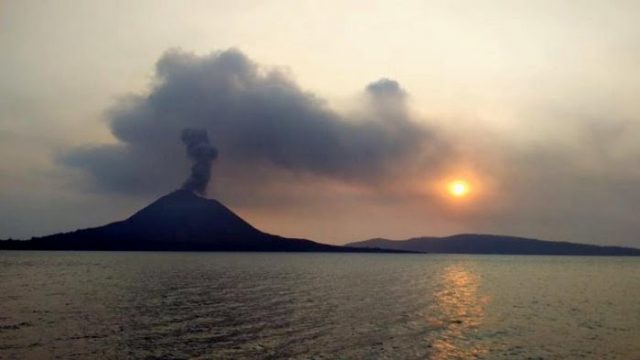 kondisi-gunung-anak-krakatau_20180928_155104
